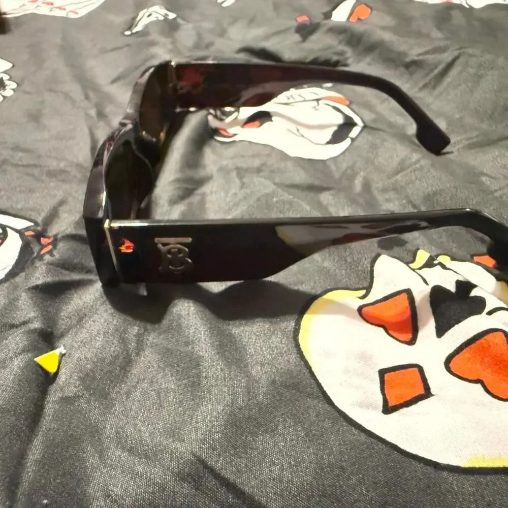Unbranded Women's Black Sunglasses